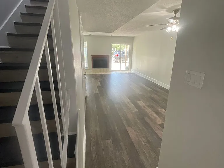 100-103 Sandra Del Mar Dr — Photo 1