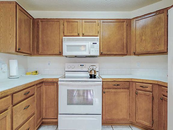 4th image of 8102 Camino Paisano NW