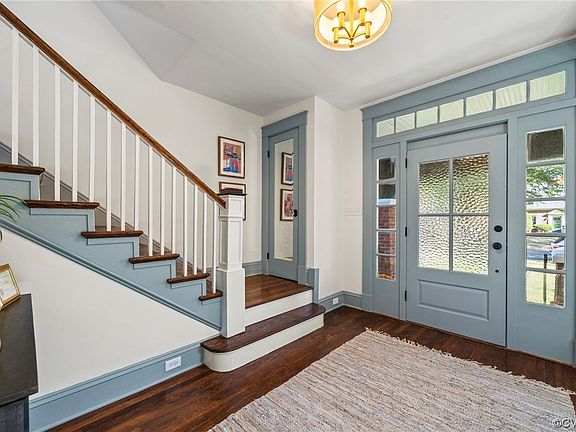 4th image of 3402 Montrose Ave