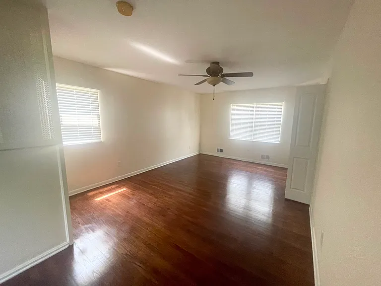 1305 Pleasant Valley Dr — Photo 28