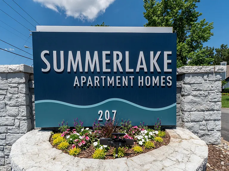 Summerlake Apartments — Photo 120