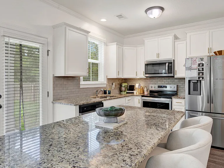 172 Laguna Way — Photo 19