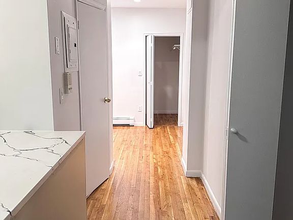 5th image of 390 Manhattan Ave #2