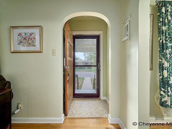 3rd image of 3746 Cribbon Ave