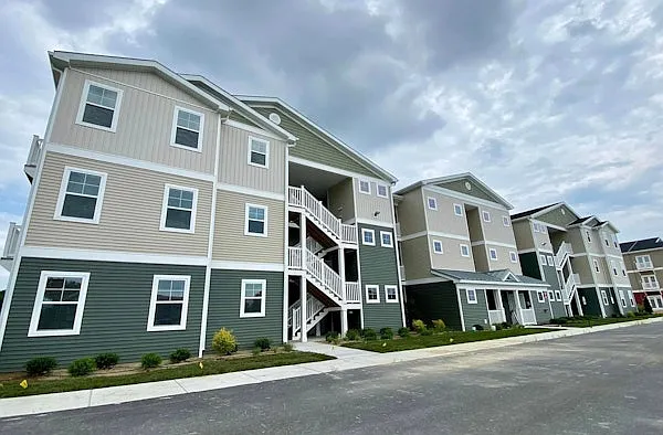 Building Photo 3