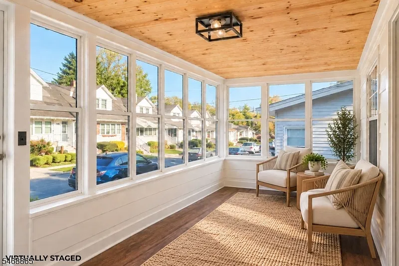 2 bed, 1.0 bath, $2,500 — Photo 3