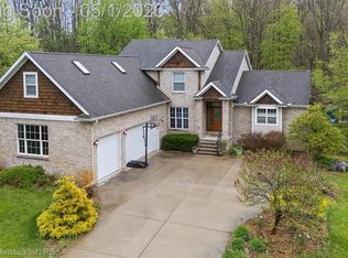 5720 Deerwood Ln, Commerce Township, MI 48382