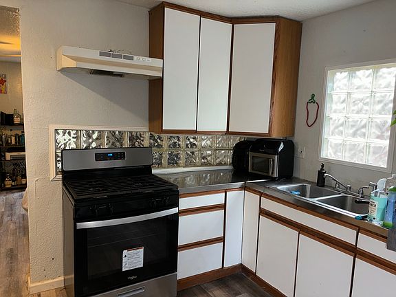 5th image of 1023 S Welch St Unit A