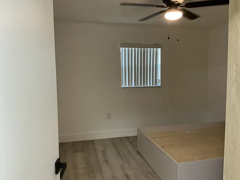 2605 Avenue F — Photo 16