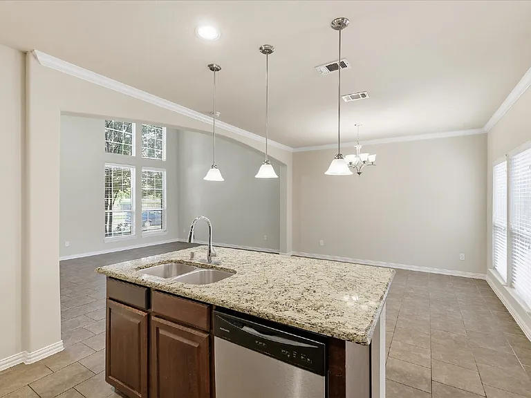 4904 Empire Way — Photo 16