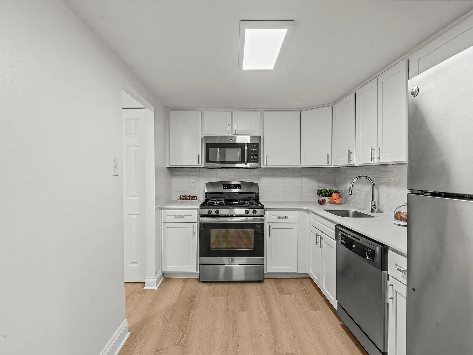 Chestnut Hill Village Apartments — Photo 2