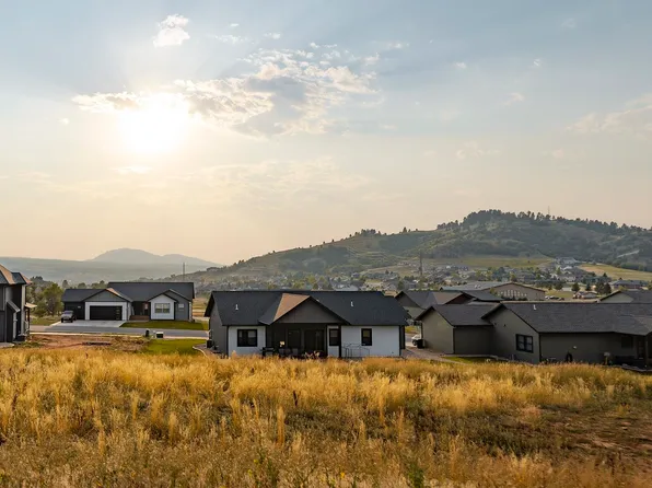 454 Buttercup Ct, Spearfish, SD 57783