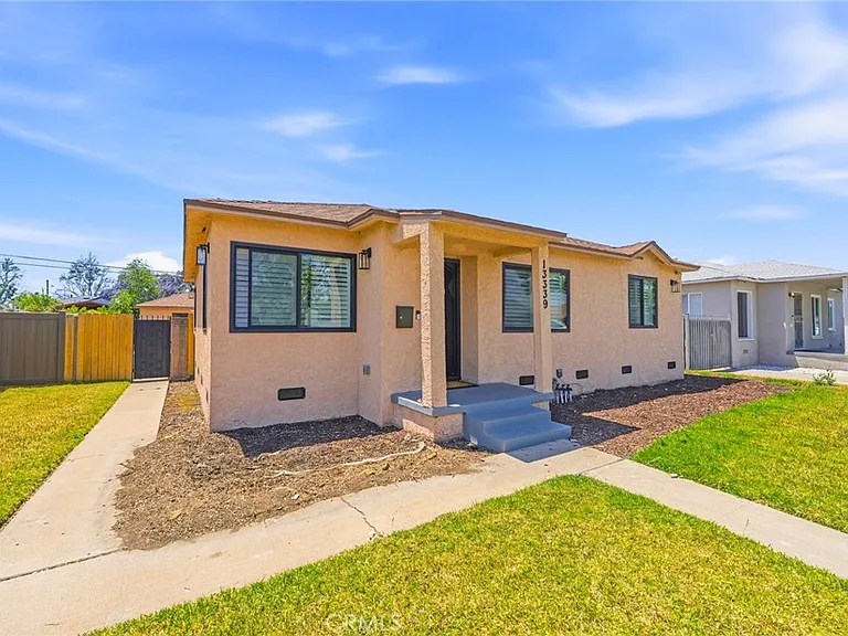 13339 Crocker St — Photo 3