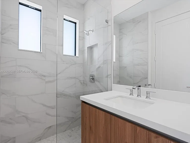 19602 NE 14th Ct — Photo 73