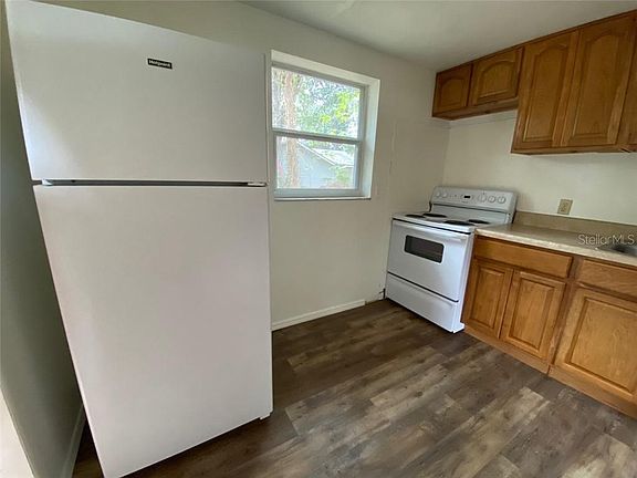 3rd image of 5716/5718 Kenwood Ave