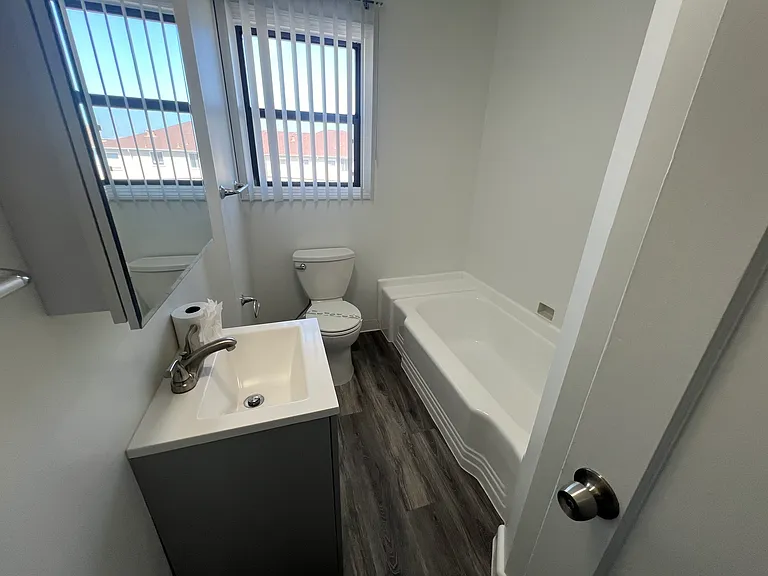 67 41st Ave #6 — Photo 8
