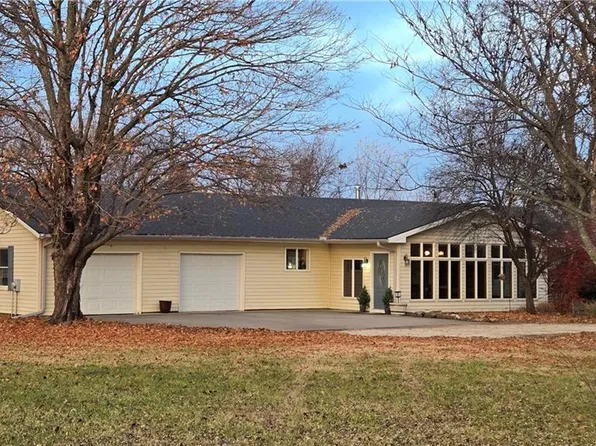 11850 W 239th St, Bucyrus, KS 66013