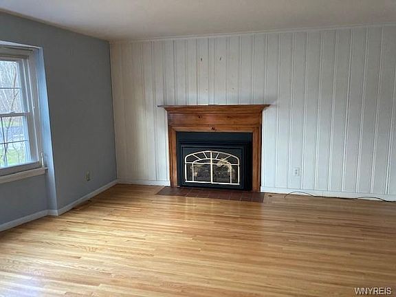 4th image of 87 Eddy Ln