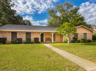 404 E Mari Beth Ln, White Oak, TX 75693