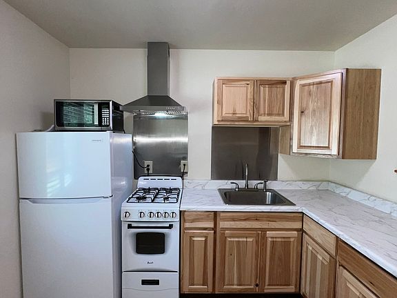 5th image of 1222 Sierra Blvd #11160435