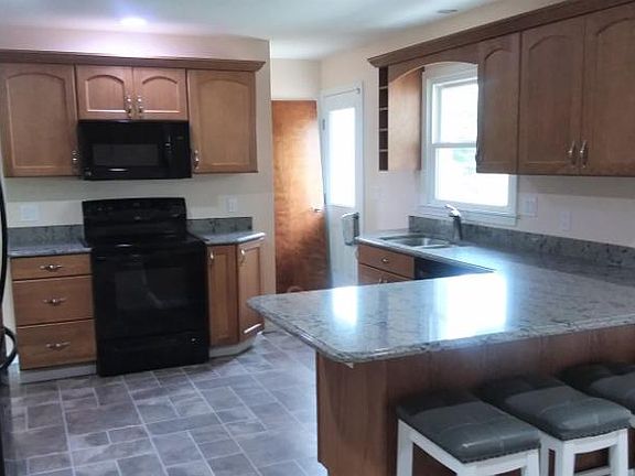 2nd image of 6851 Herron Dr