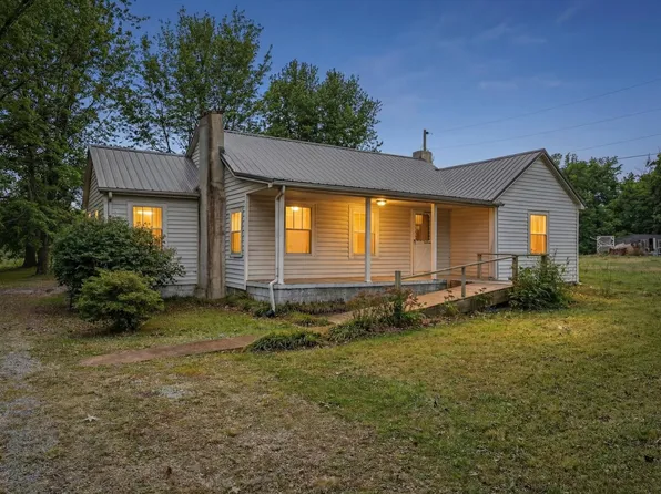 3236 Dover Rd, Woodlawn, TN 37191