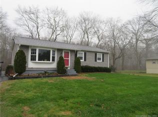 18 Carriage Hill Dr, Niantic, CT 06357