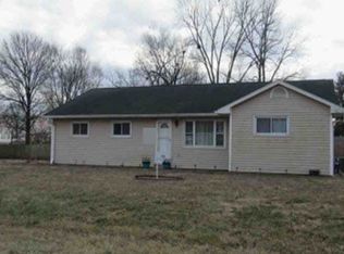 210 E Center St, New Memphis, IL 62266