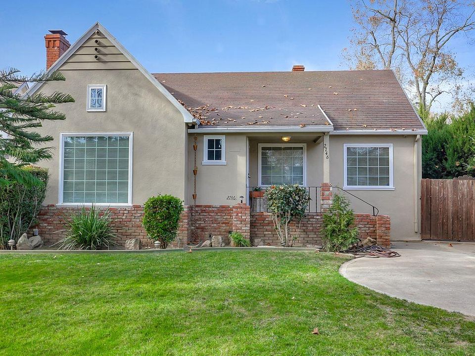 2nd image of 2746 Land Park Dr