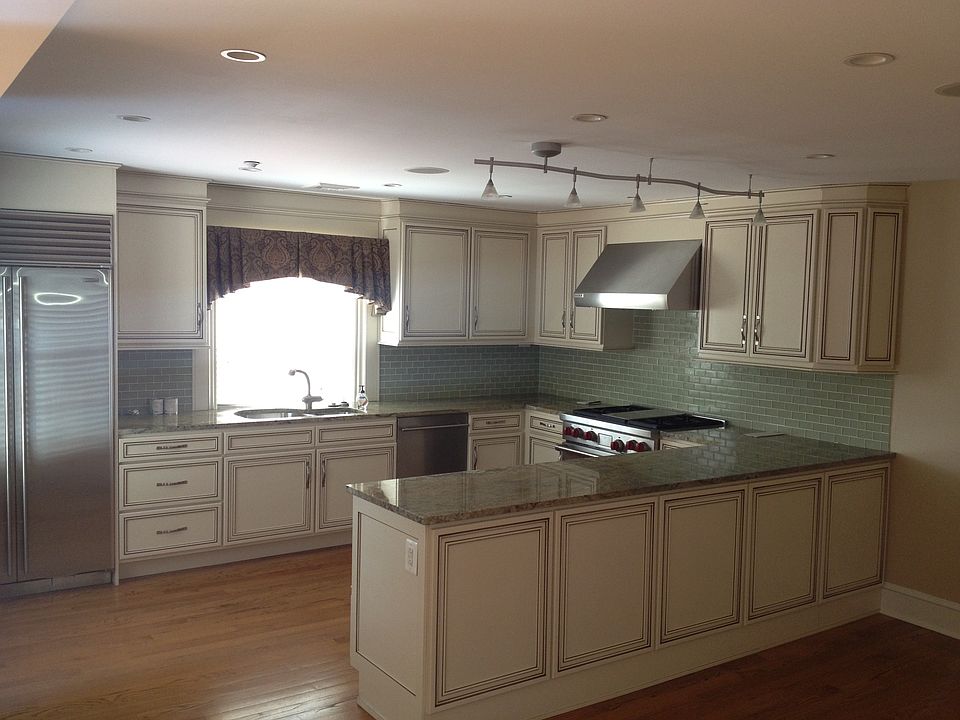 2nd image of 1030-32 Spruce St #301