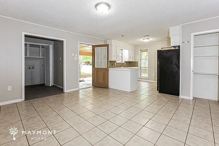 8707 Oakhaven Dr — Photo 6