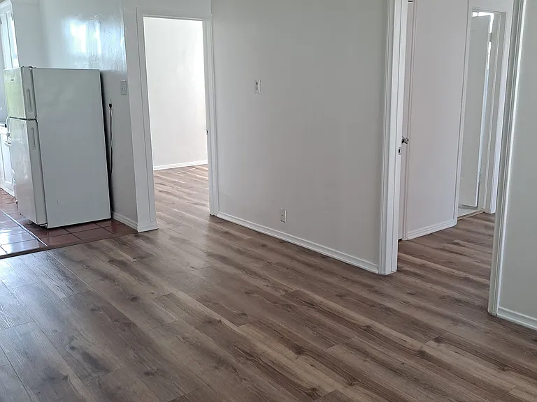 Hollywood Heritage Apartments — Photo 9