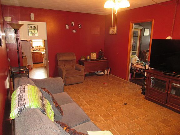 2nd image of 255 Lincoln Ave
