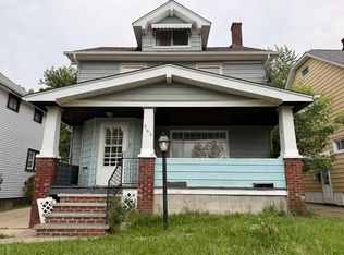 963 Selwyn Rd, Cleveland Heights, OH 44112