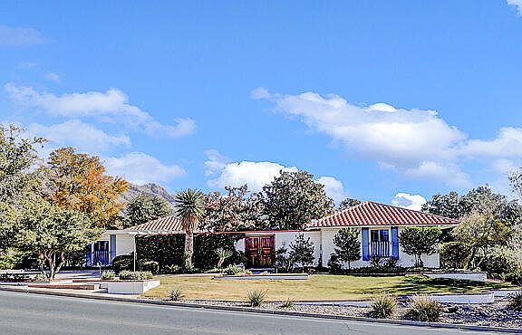 2nd image of 1012 Broadmoor Dr