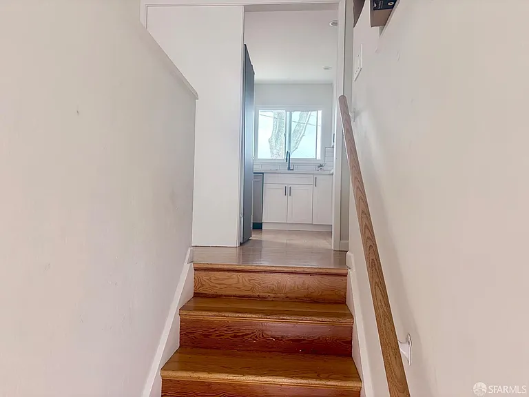 2555 Sherwood Dr — Photo 14