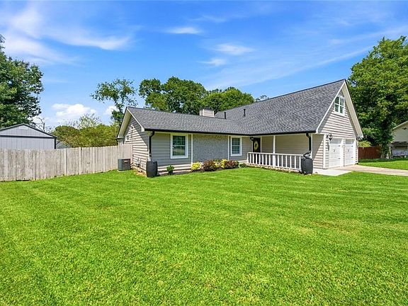 4th image of 229 Deerfield Dr