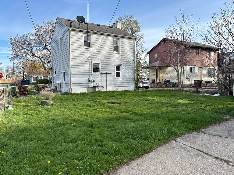 904 Jefferson St — Photo 22