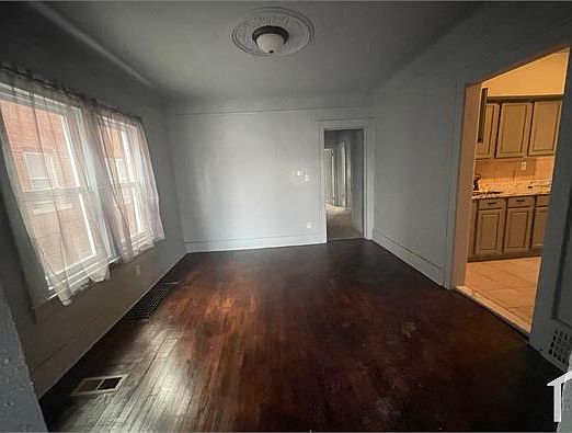 3rd image of 4782 Cortland St #4784