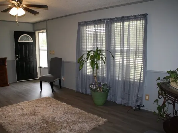 136 Tres Lagos Blvd, Mabank, TX 75156