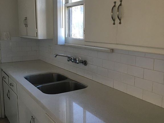 5th image of 12813 Burbank Blvd APT 6