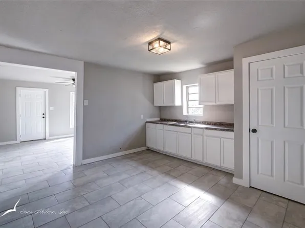 304 Bowie St, Sweetwater, TX 79556