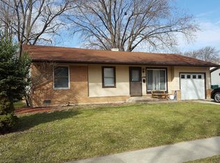 1074 Elmwood Ln, Elk Grove Village, IL 60007