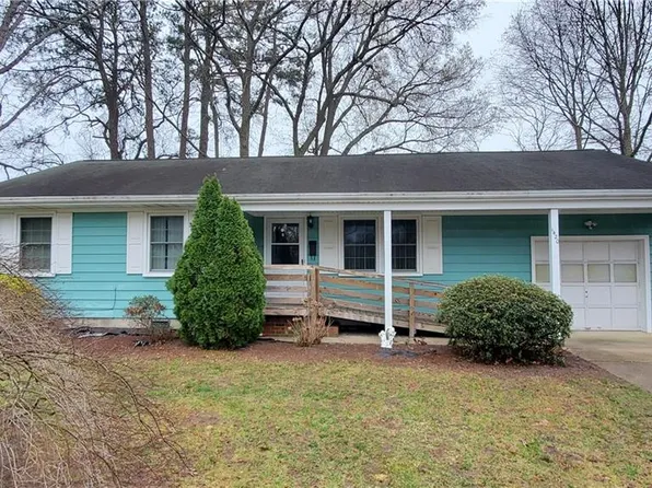 1420 Tartan Ln, Hampton, VA 23663