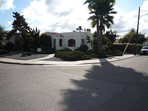 4th image of 4770 Biona Dr