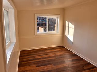 1704 SE Main St #2, Portland, OR 97214