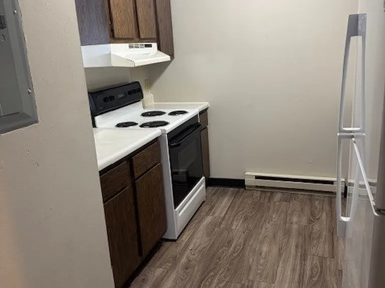 557 E Park Ave — Photo 3