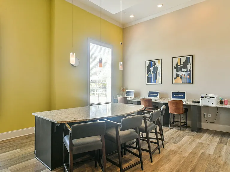 Meridian Park Apartments — Photo 24