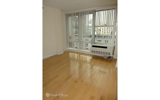 Rented by Douglas Elliman | media 19