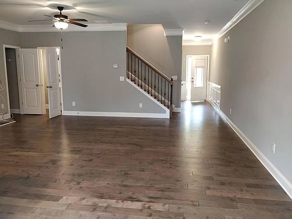 2nd image of 2557 Pepper Ct